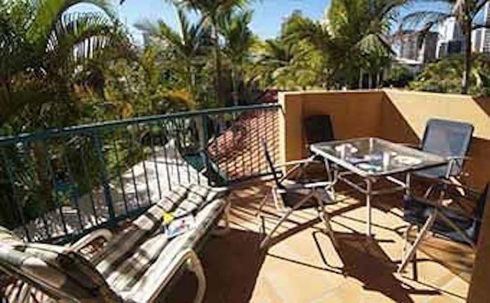Karana Palms Resort Guldkusten Exteriör bild